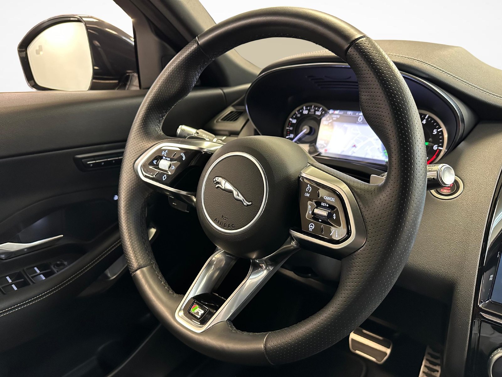 JAGUAR E-Pace 1.5 T 300e R-Dynamic S AWD, Plug-in-Hybrid Benzina/Elettrica, Occasioni / Usate, Automatico - 7