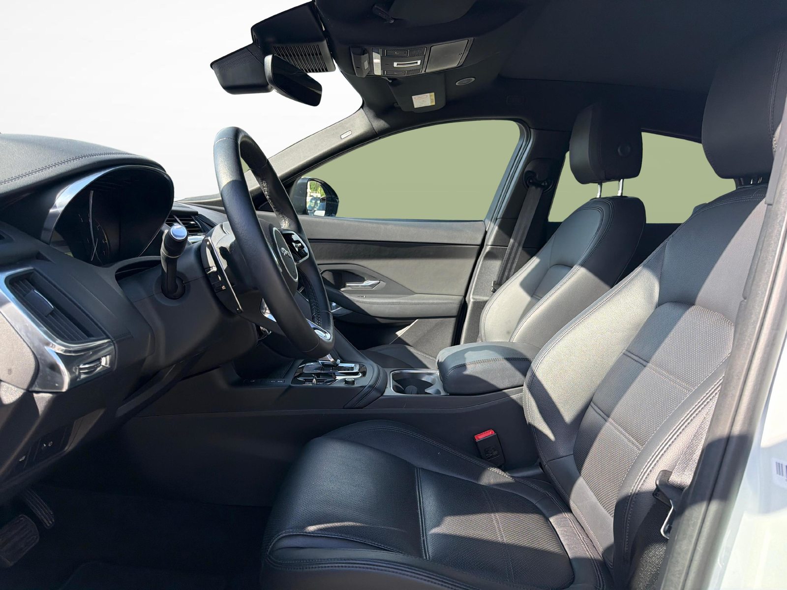 JAGUAR E-Pace 2.0 I4 200 S AWD, Mild-Hybrid Benzin/Elektro, Occasion / Gebraucht, Automatik - 2