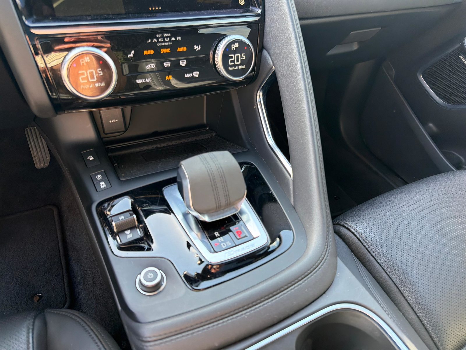 JAGUAR E-Pace 2.0 I4 200 S AWD, Mild-Hybrid Benzin/Elektro, Occasion / Gebraucht, Automatik - 7