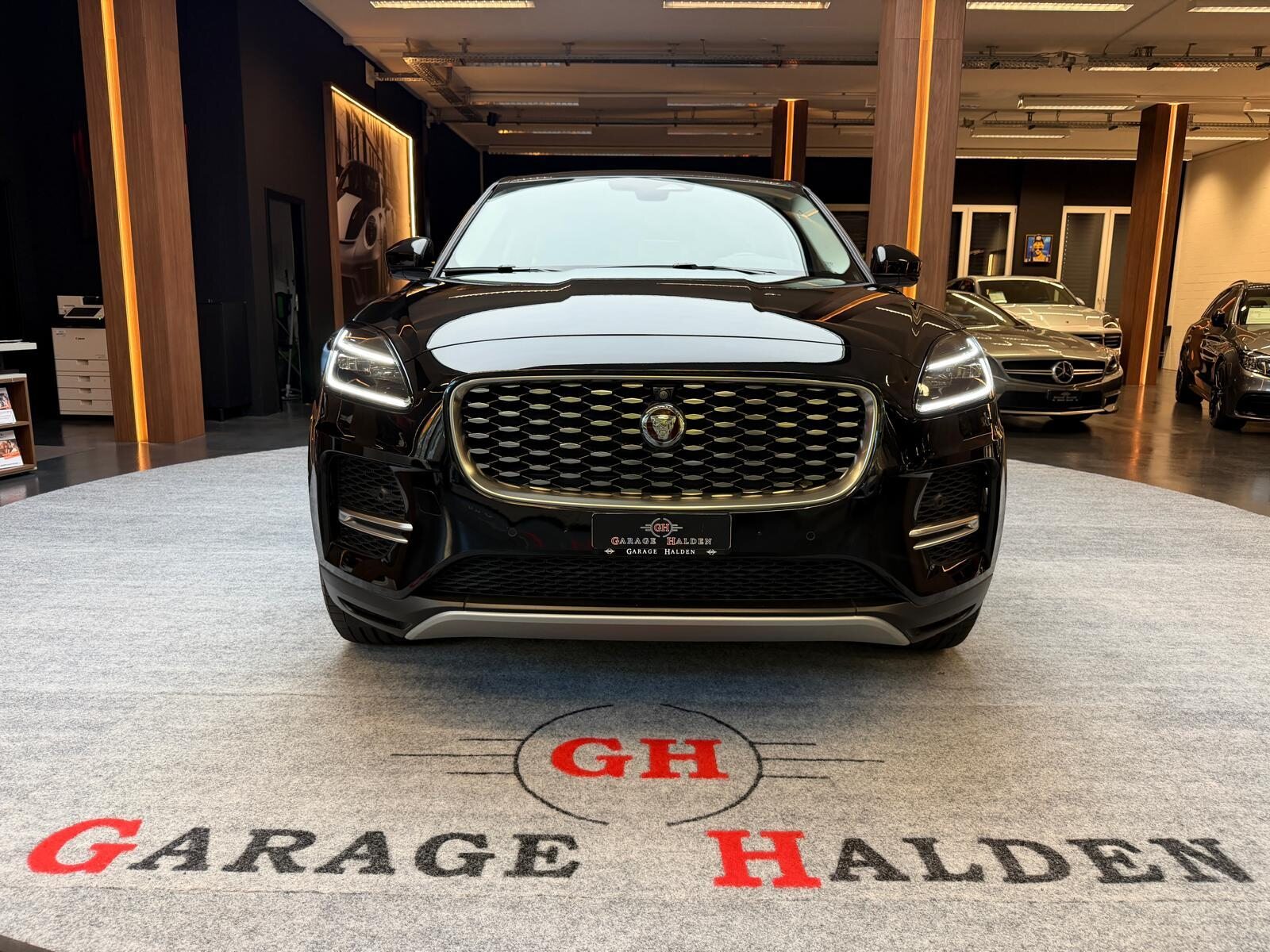 JAGUAR E-Pace 2.0 D I4 200 SE AWD, Hybride Léger Diesel/Électricité, Occasion / Utilisé, Automatique - 2