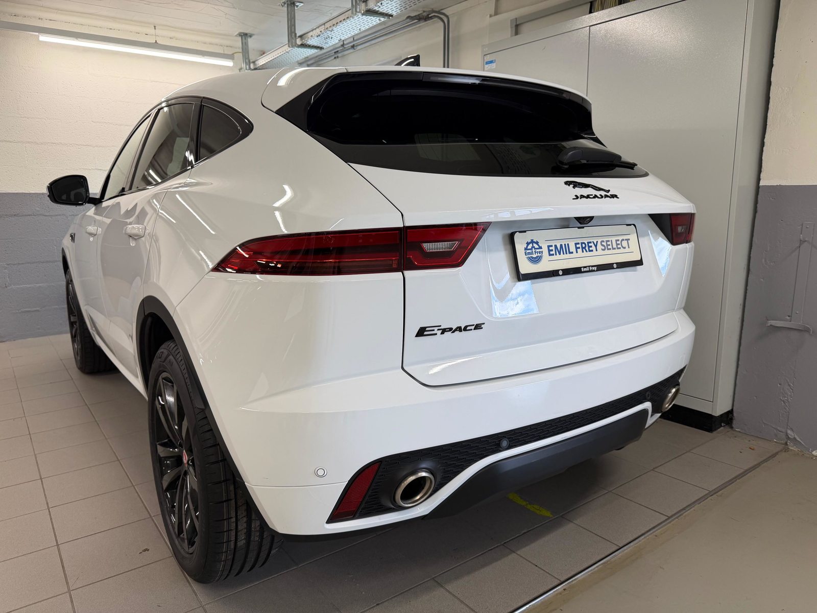 JAGUAR E-Pace 2.0 I4 200 R-Dynamic S AWD, Mild-Hybrid Petrol/Electric, Second hand / Used, Automatic - 6