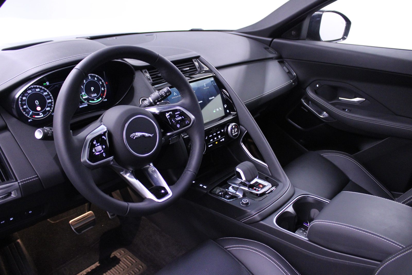 JAGUAR E-Pace 1.5 T 300e R-Dynamic SE AWD *LEASING 0.99%*, Plug-in-Hybrid Benzin/Elektro, Occasion / Gebraucht, Automatik - 7