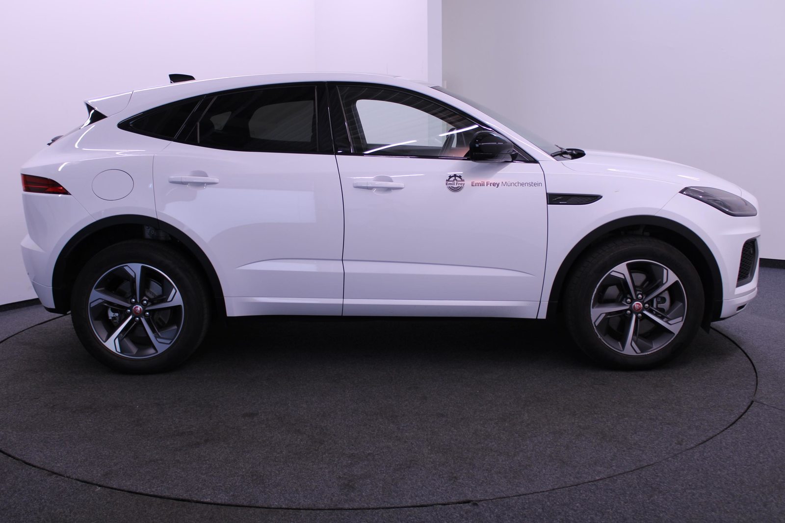 JAGUAR E-Pace 1.5 T 300e R-Dynamic SE AWD "Inkl. Anhänger Kupplung, Plug-in-Hybrid Benzin/Elektro, Occasion / Gebraucht, Automatik - 4