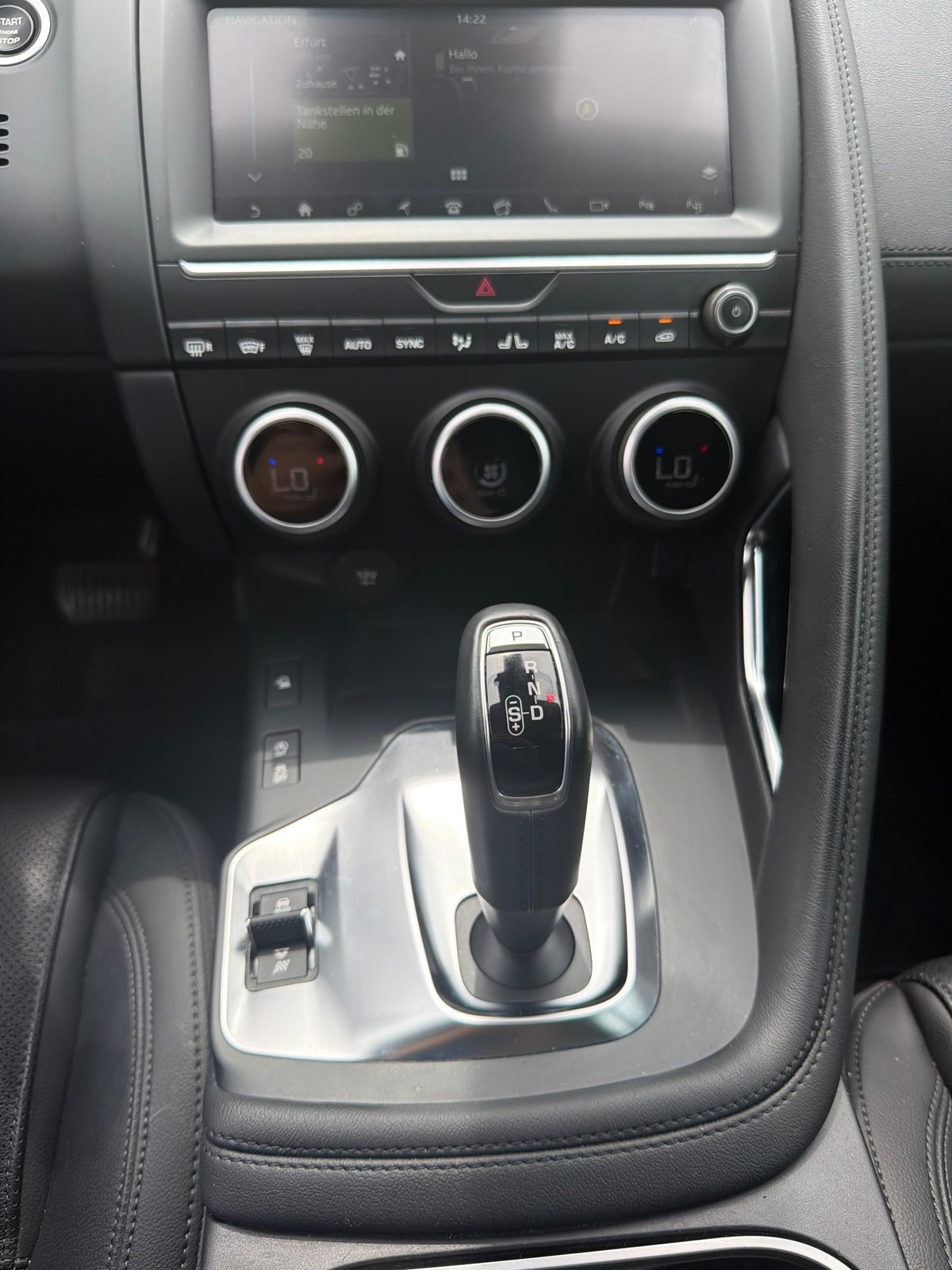 JAGUAR E-Pace 2.0 T 200 SE AWD, Essence, Occasion / Utilisé, Automatique - 6