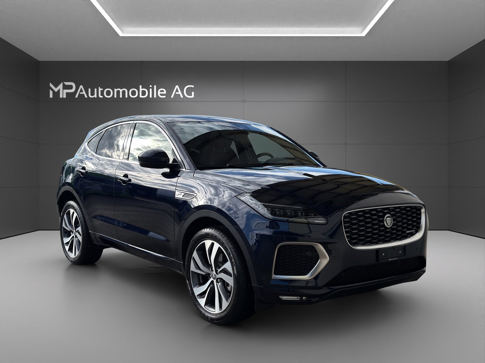 JAGUAR E-Pace 1.5 P300e R-Dynamic AWD SE, Hybride Rechargeable Essence/Électricité, Occasion / Utilisé, Automatique - 2