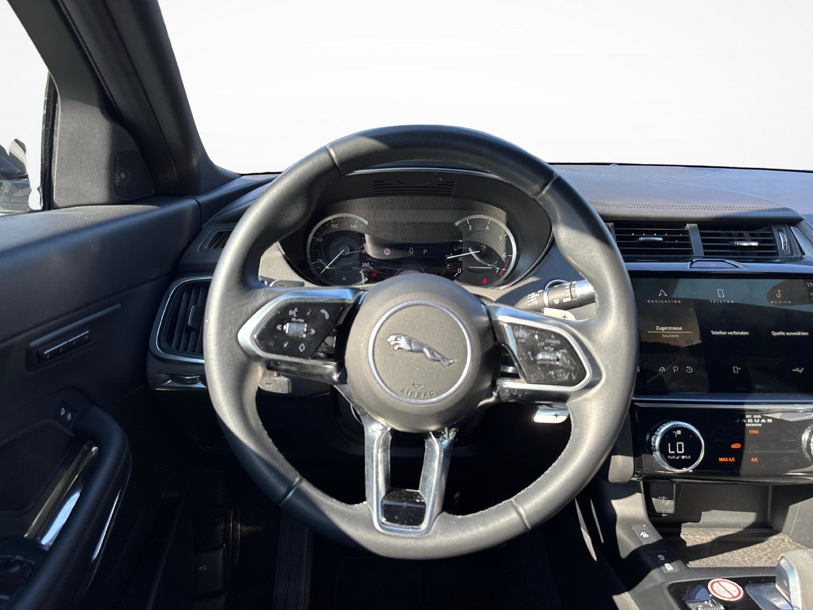 JAGUAR E-Pace 1.5 I3 S, Mild-Hybrid Benzin/Elektro, Occasion / Gebraucht, Automatik - 5