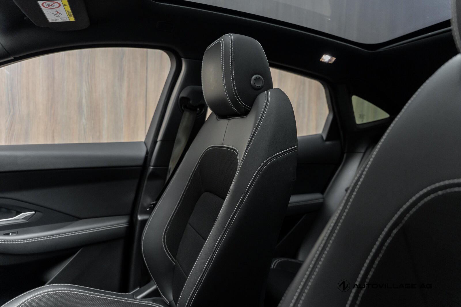 JAGUAR E-Pace 2.0d D150 R-Dynamic AWD Automatik, Diesel, Second hand / Used, Automatic - 7