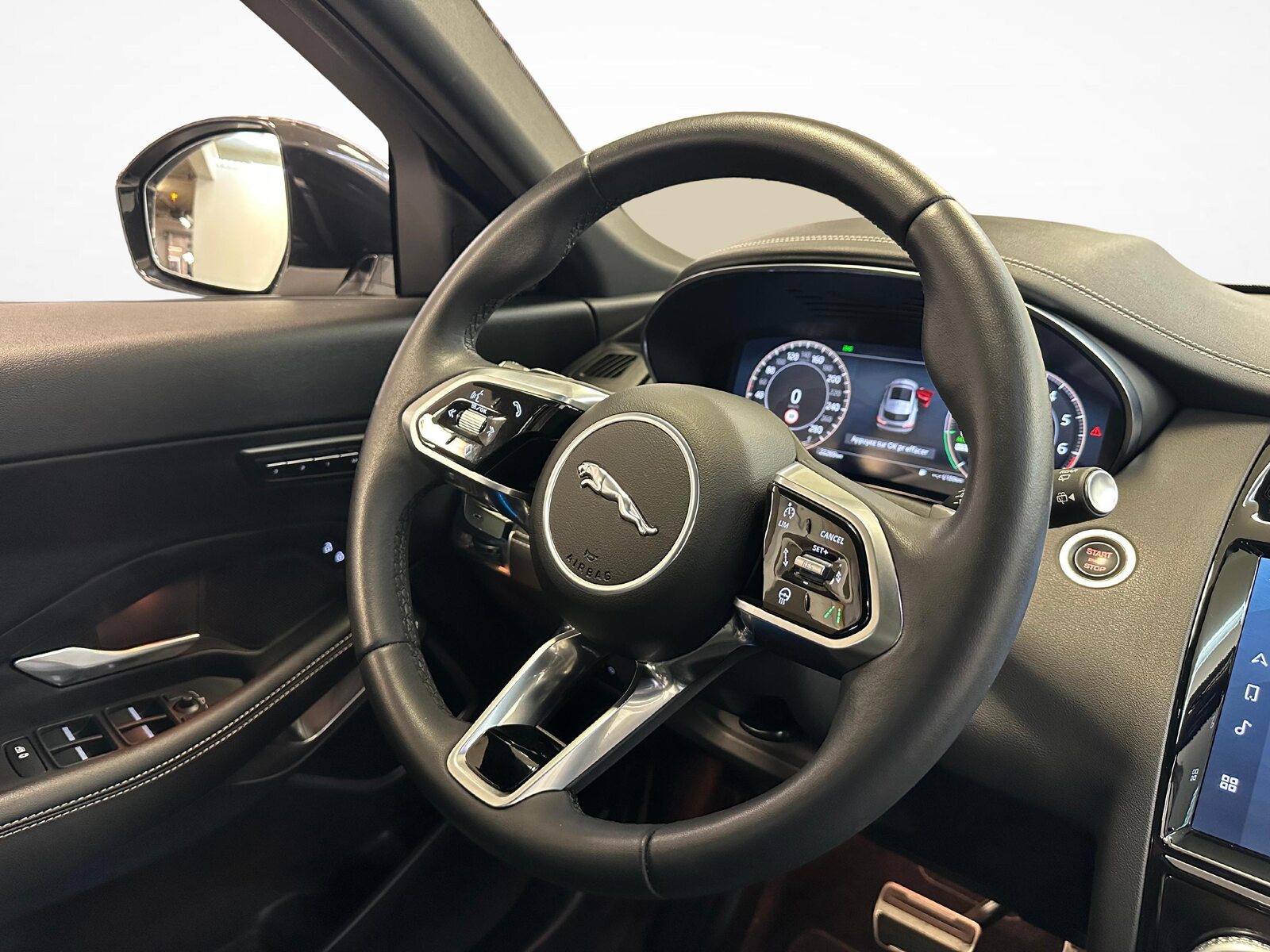 JAGUAR E-Pace 1.5 T 270e R-Dynamic SE AWD, Plug-in-Hybrid Benzin/Elektro, Occasion / Gebraucht, Automatik - 7