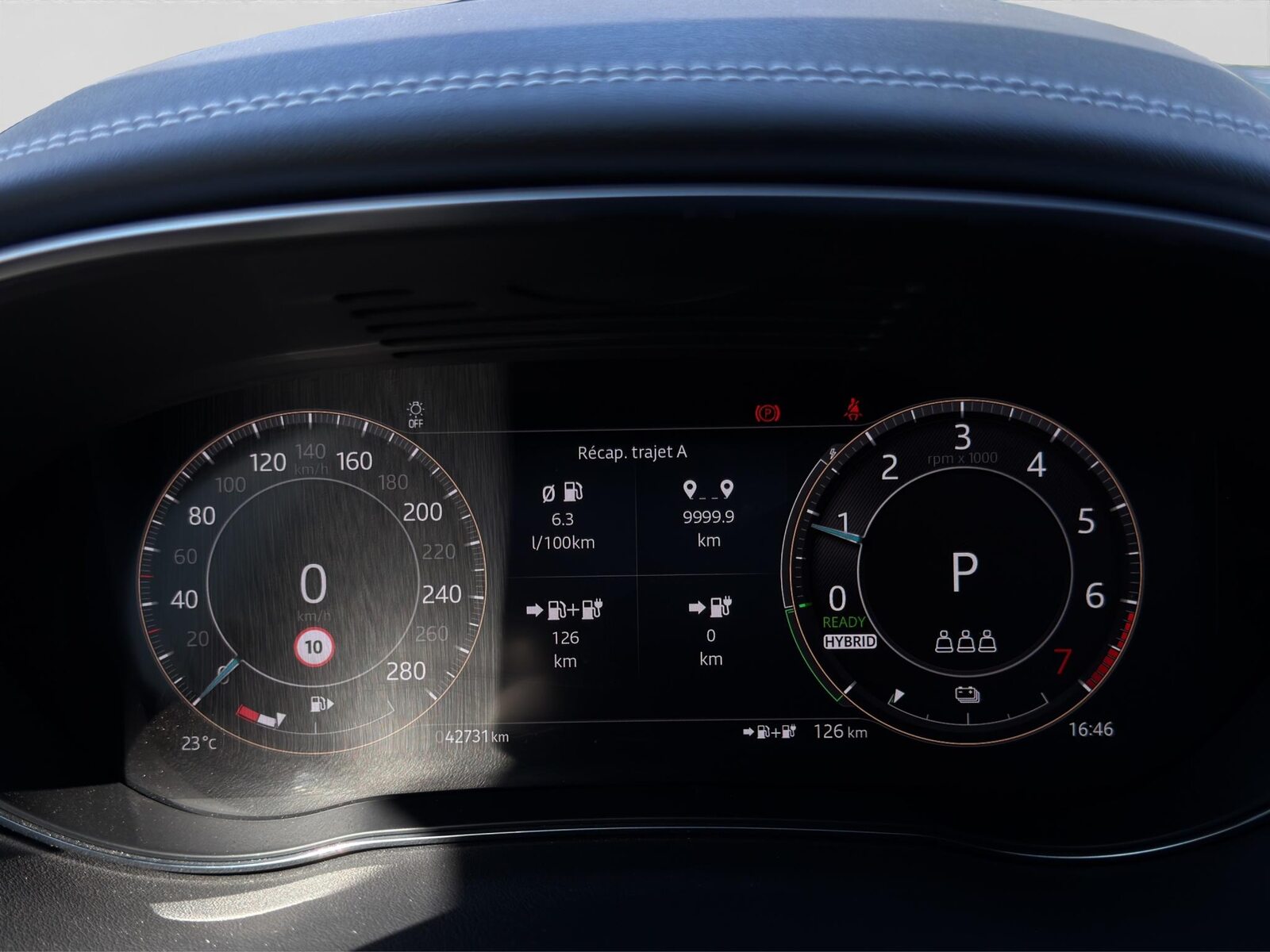 JAGUAR E-Pace 1.5 T 300e R-Dynamic SE AWD, Hybride Rechargeable Essence/Électricité, Occasion / Utilisé, Automatique - 5