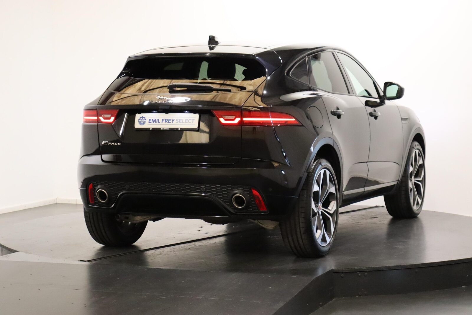 JAGUAR E-Pace 2.0 T 200 R-Dynamic S AWD