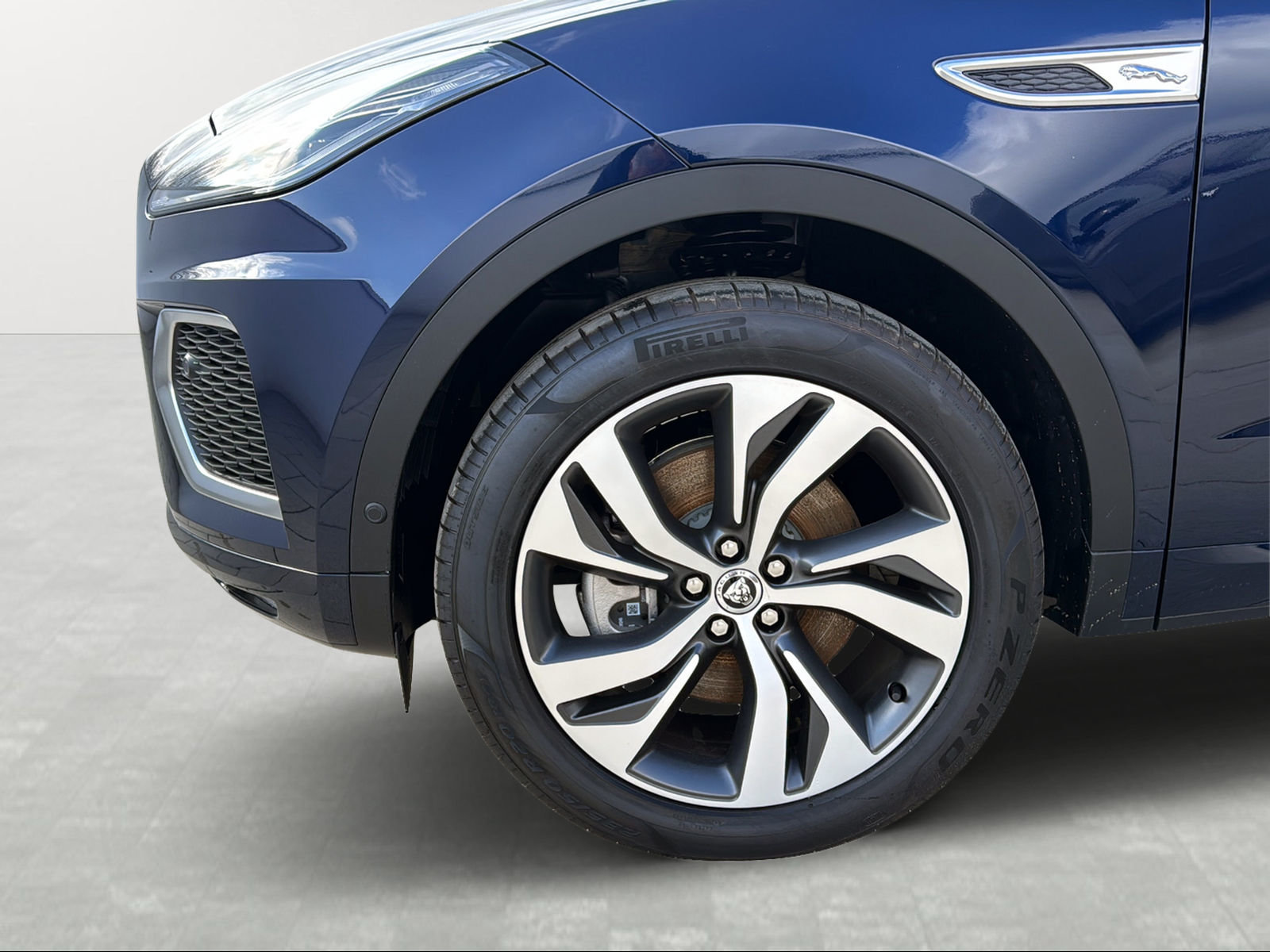 JAGUAR E-Pace 1.5 P269e R-Dynamic AWD HSE, Plug-in-Hybrid Benzin/Elektro, Vorführwagen, Automatik - 4