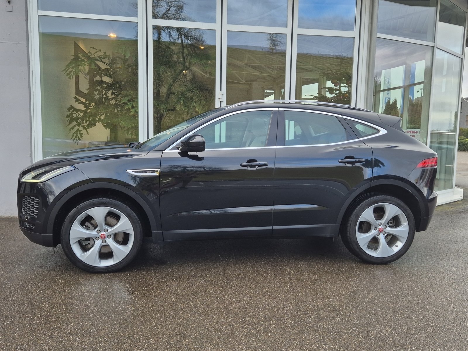 JAGUAR E-Pace 2.0d D240 SE AWD Automatik, Diesel, Occasion / Utilisé, Automatique - 3