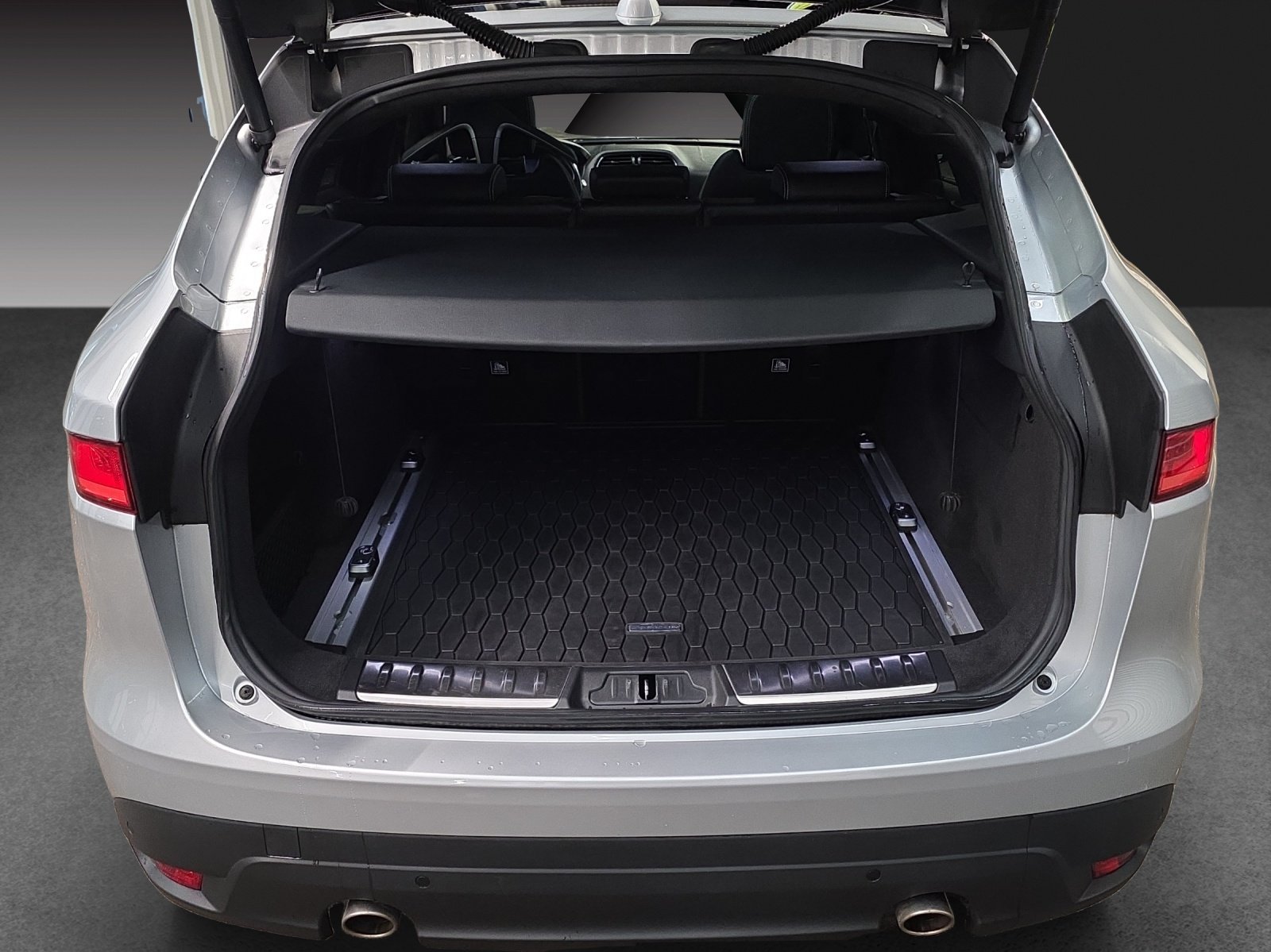JAGUAR F-Pace 25t 2.0 R-Sport AWD Automatik, Essence, Occasion / Utilisé, Automatique - 7