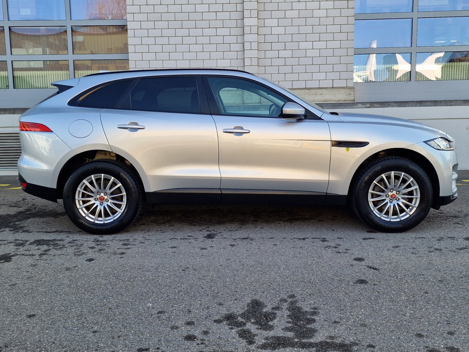 JAGUAR F-Pace 2.0d Portfolio AWD Automatik, Diesel, Second hand / Used, Automatic - 4