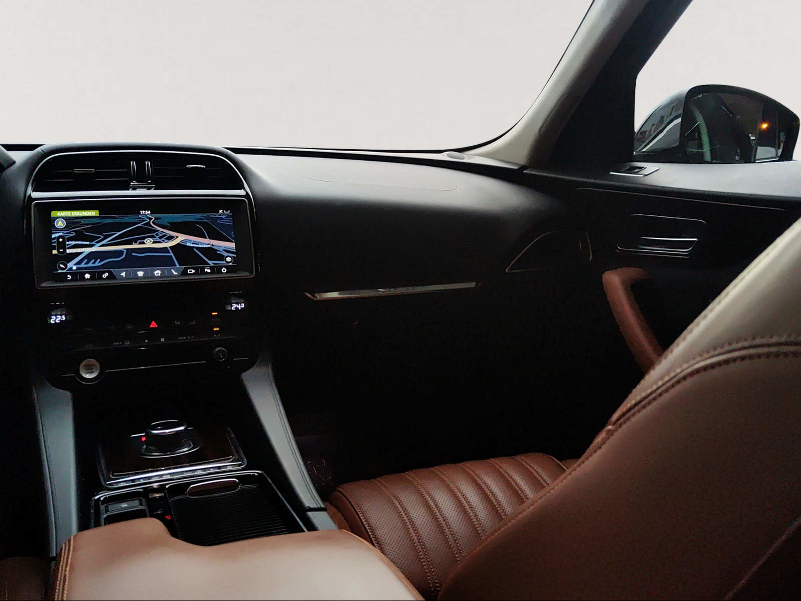 JAGUAR F-Pace 25t 2.0 Portfolio AWD Automatik, Essence, Occasion / Utilisé, Automatique - 7