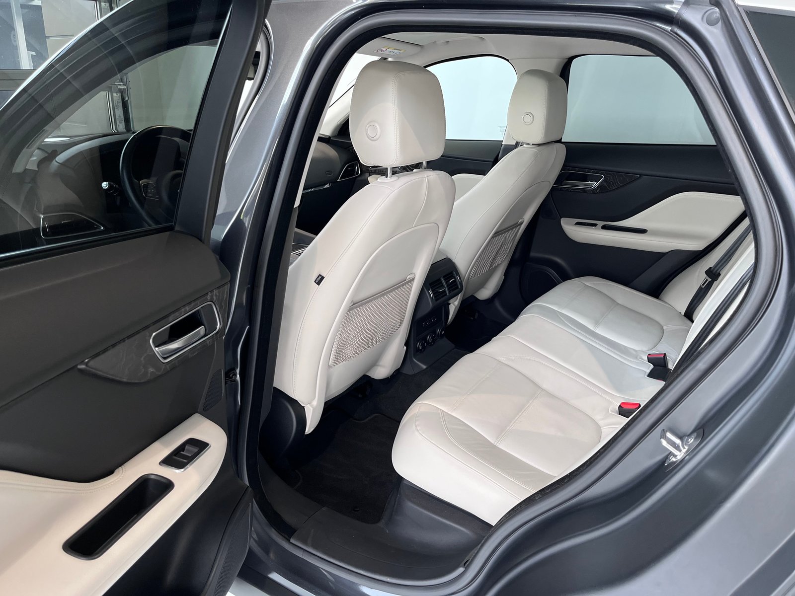 JAGUAR F-Pace 2.0d Prestige AWD Automatik, Diesel, Occasion / Gebraucht, Automatik - 7