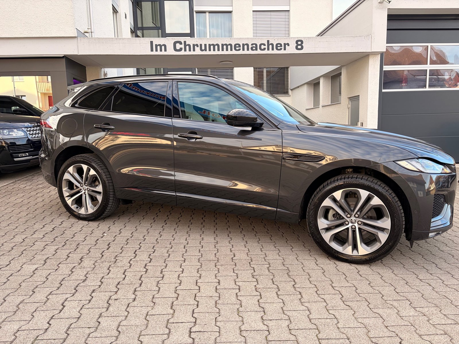 JAGUAR F-Pace 2.0 PHEV 404 R-Dynamic HSE 90th Anniversary Ed, Plug-in-Hybrid Benzin/Elektro, Occasion / Gebraucht, Automatik - 2