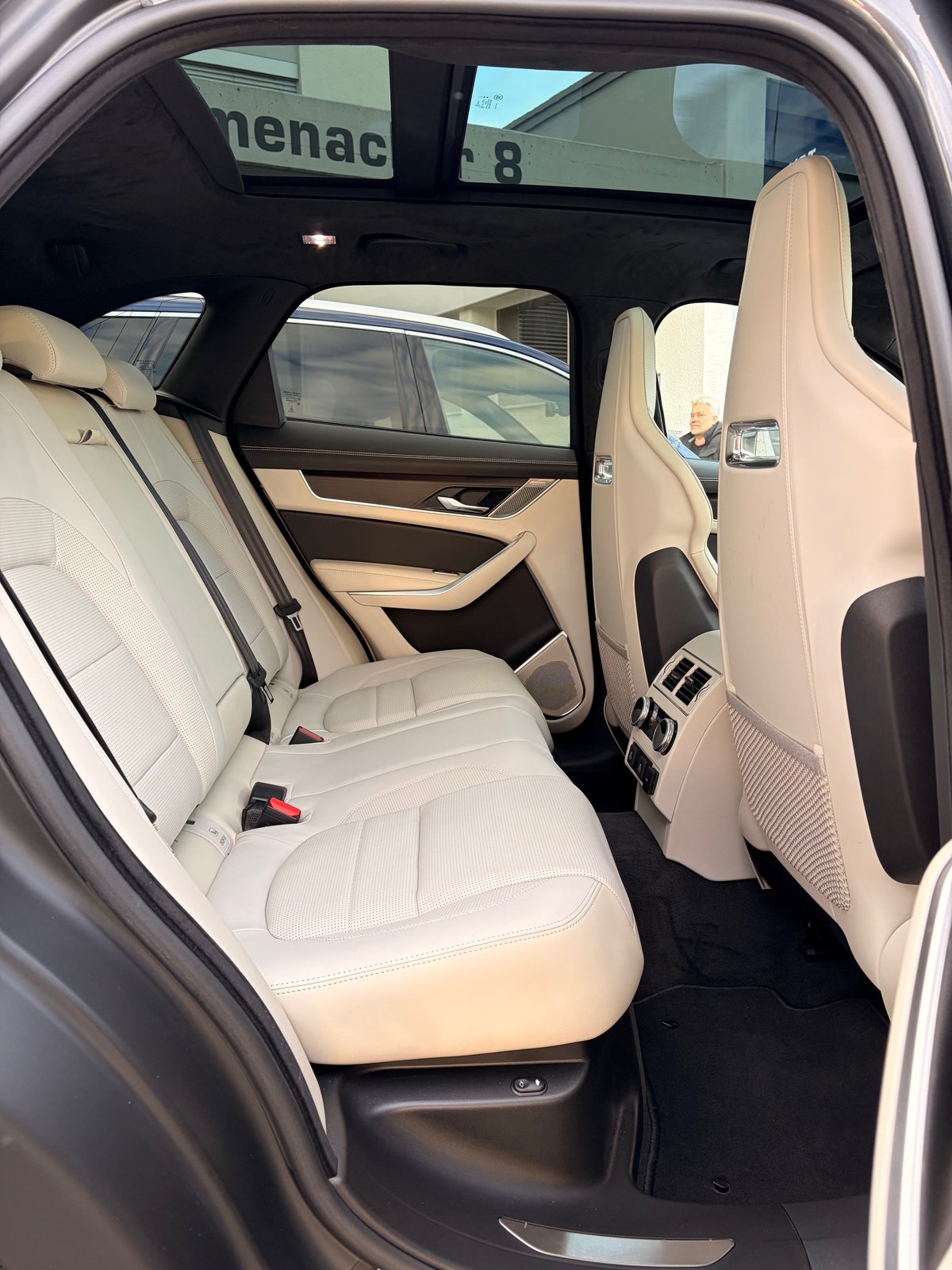 JAGUAR F-Pace 2.0 PHEV 404 R-Dynamic HSE 90th Anniversary Ed, Plug-in-Hybrid Benzin/Elektro, Occasion / Gebraucht, Automatik - 6