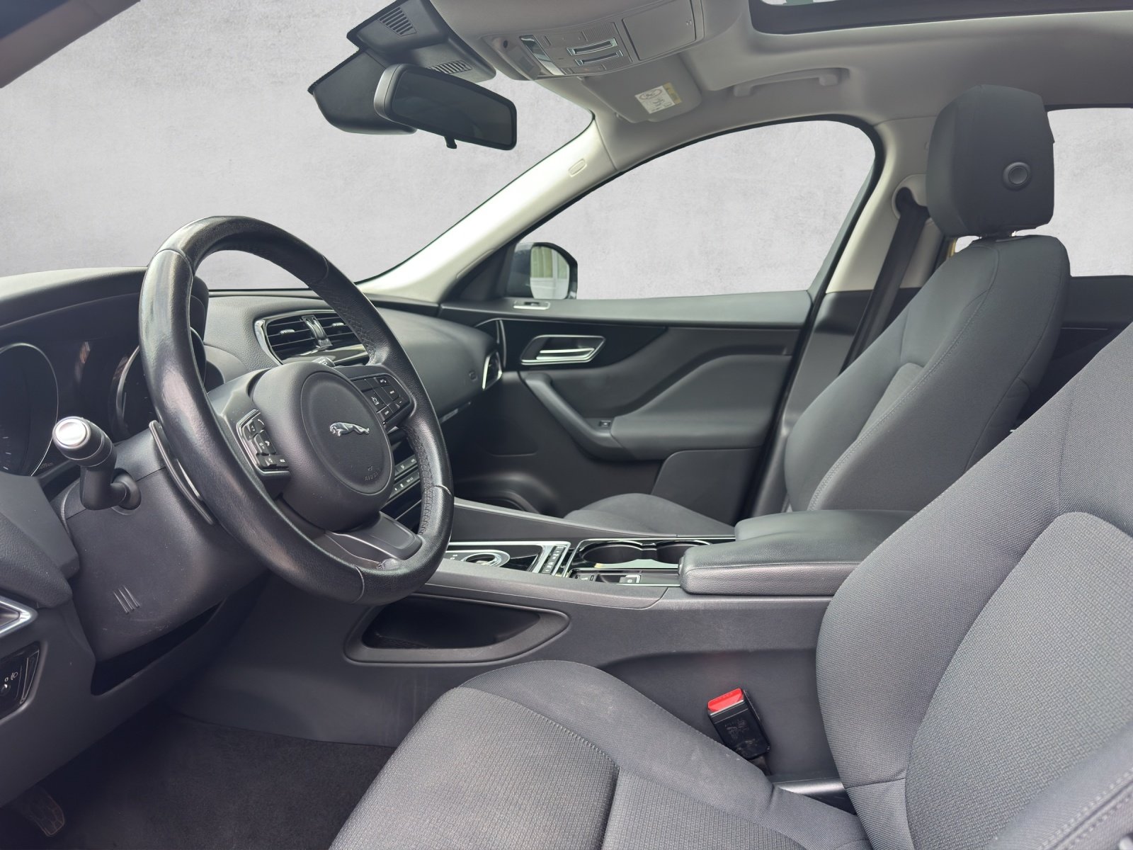JAGUAR F-Pace 2.0d Pure AWD Automatik, Diesel, Occasion / Gebraucht, Automatik - 5