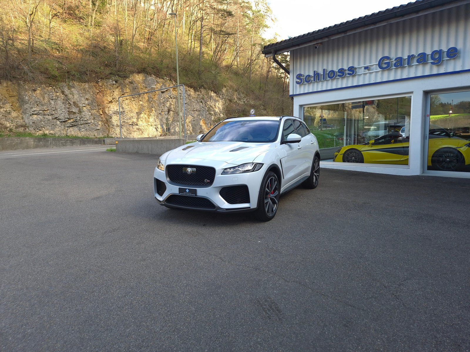 JAGUAR F-Pace 5.0 V8 SVR AWD Automatik, Benzin, Occasion / Gebraucht, Automatik - 5