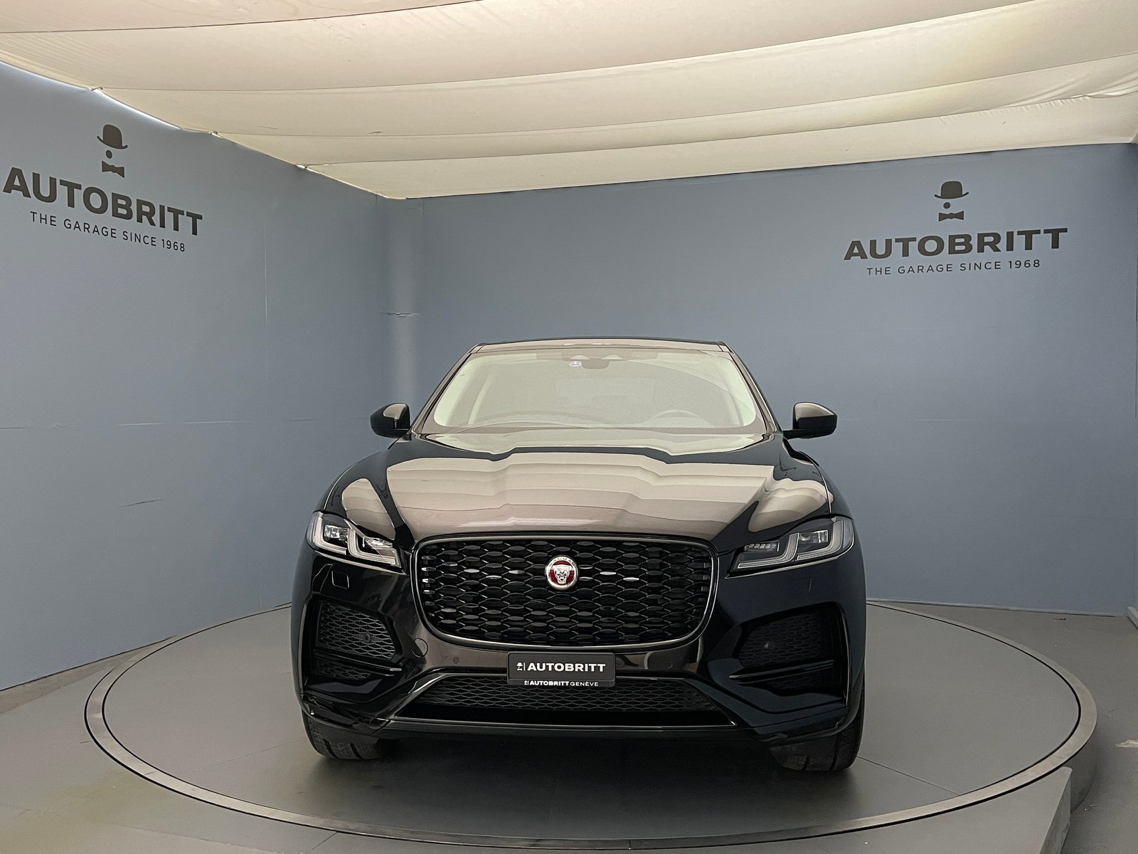 JAGUAR F-Pace 2.0 P400e SE AWD, Plug-in-Hybrid Benzin/Elektro, Occasion / Gebraucht, Automatik - 2