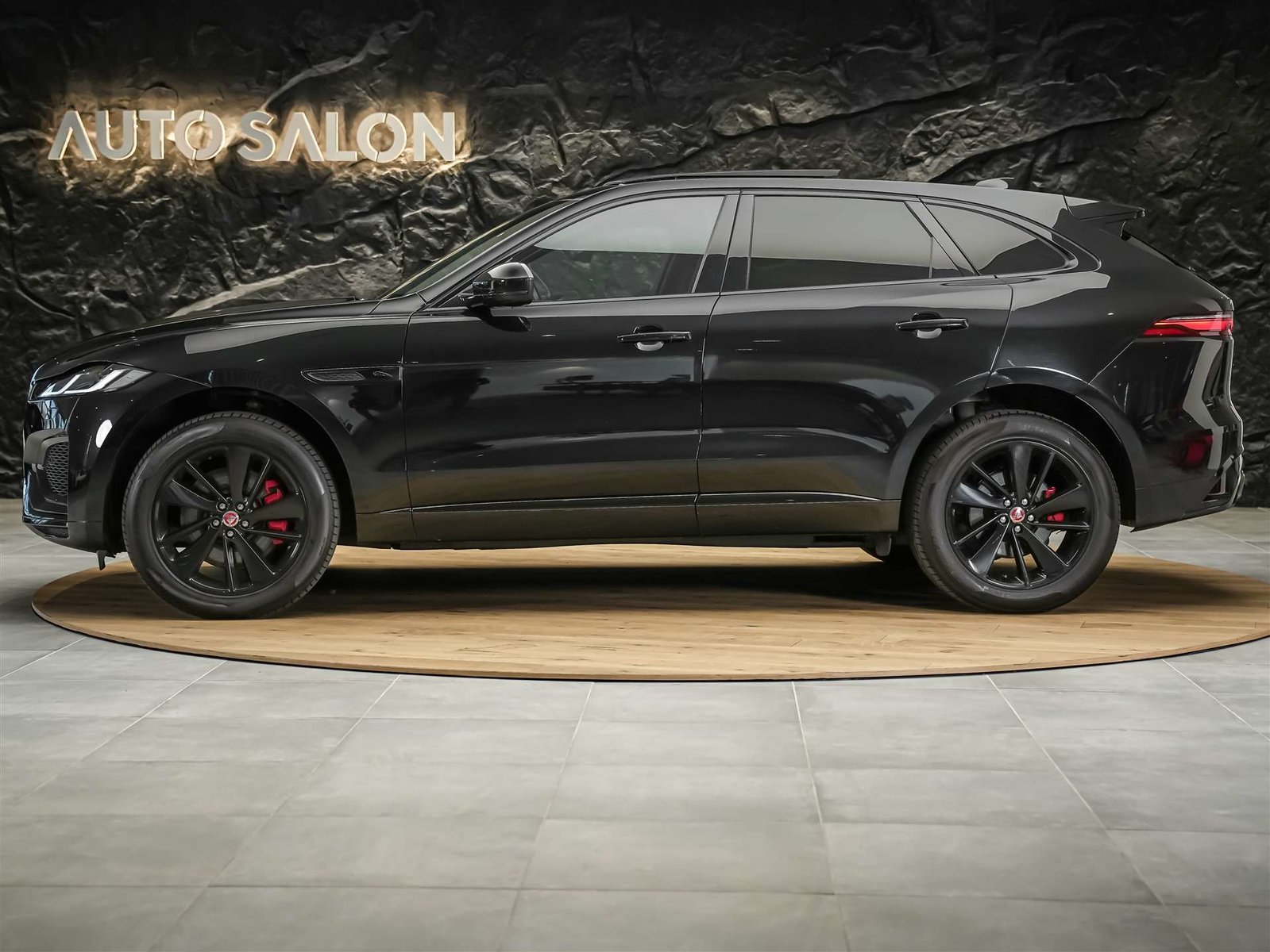 JAGUAR F-Pace 3.0 D I6 R-Dynamic SE AWD, Diesel, Second hand / Used, Automatic - 2