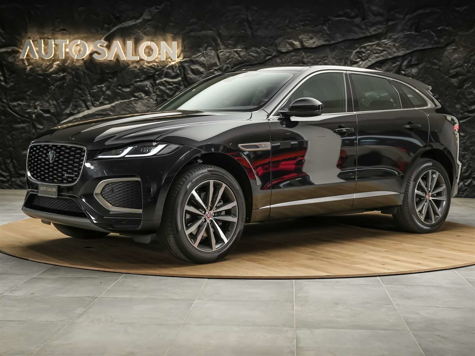 JAGUAR F-Pace 2.0 D I4 200 R-Dynamic SE AWD