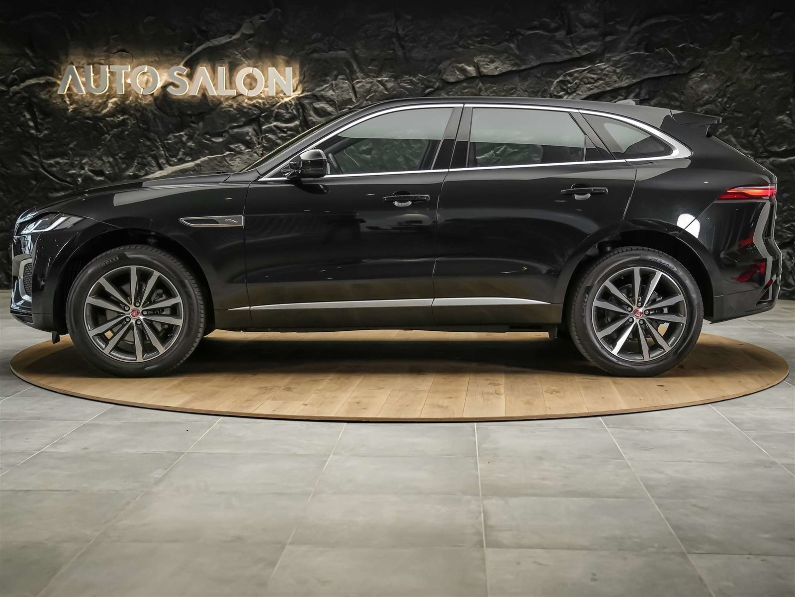 JAGUAR F-Pace 2.0 D I4 200 R-Dynamic SE AWD, Diesel, Occasion / Gebraucht, Automatik - 2