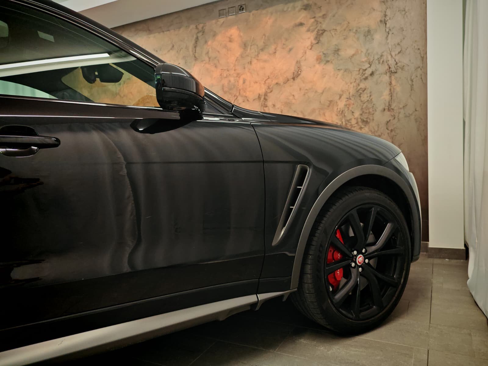 JAGUAR F-Pace 5.0 V8 SVR AWD Automatik *CH Fahrzeug* Panoram, Essence, Occasion / Utilisé, Automatique - 4