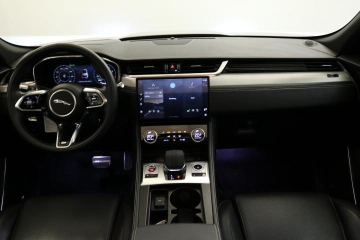 JAGUAR F-Pace 2.0 P400e R-Dynamic SE AWD, Plug-in-Hybrid Benzin/Elektro, Occasion / Gebraucht, Automatik - 3