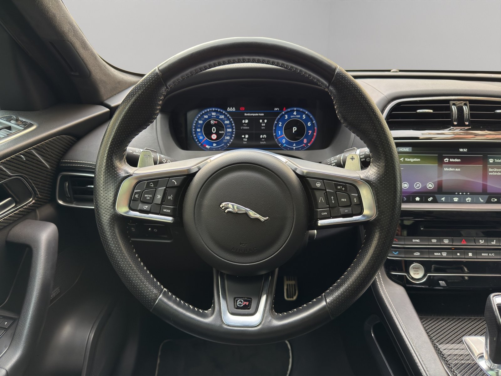 JAGUAR F-Pace 5.0 V8 SVR AWD, Petrol, Second hand / Used, Automatic - 6