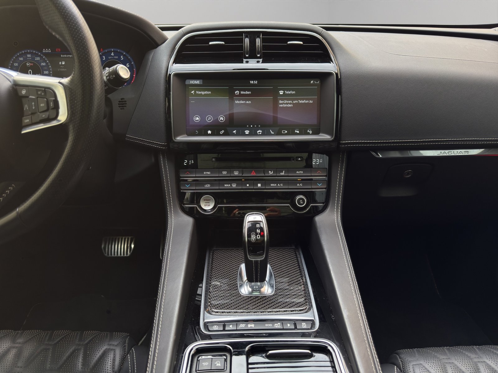 JAGUAR F-Pace 5.0 V8 SVR AWD, Petrol, Second hand / Used, Automatic - 7