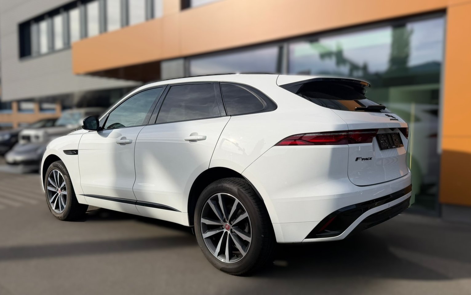 JAGUAR F-Pace 2.0 I4 250 R-Dynamic SE AWD, Essence, Occasion / Utilisé, Automatique - 5