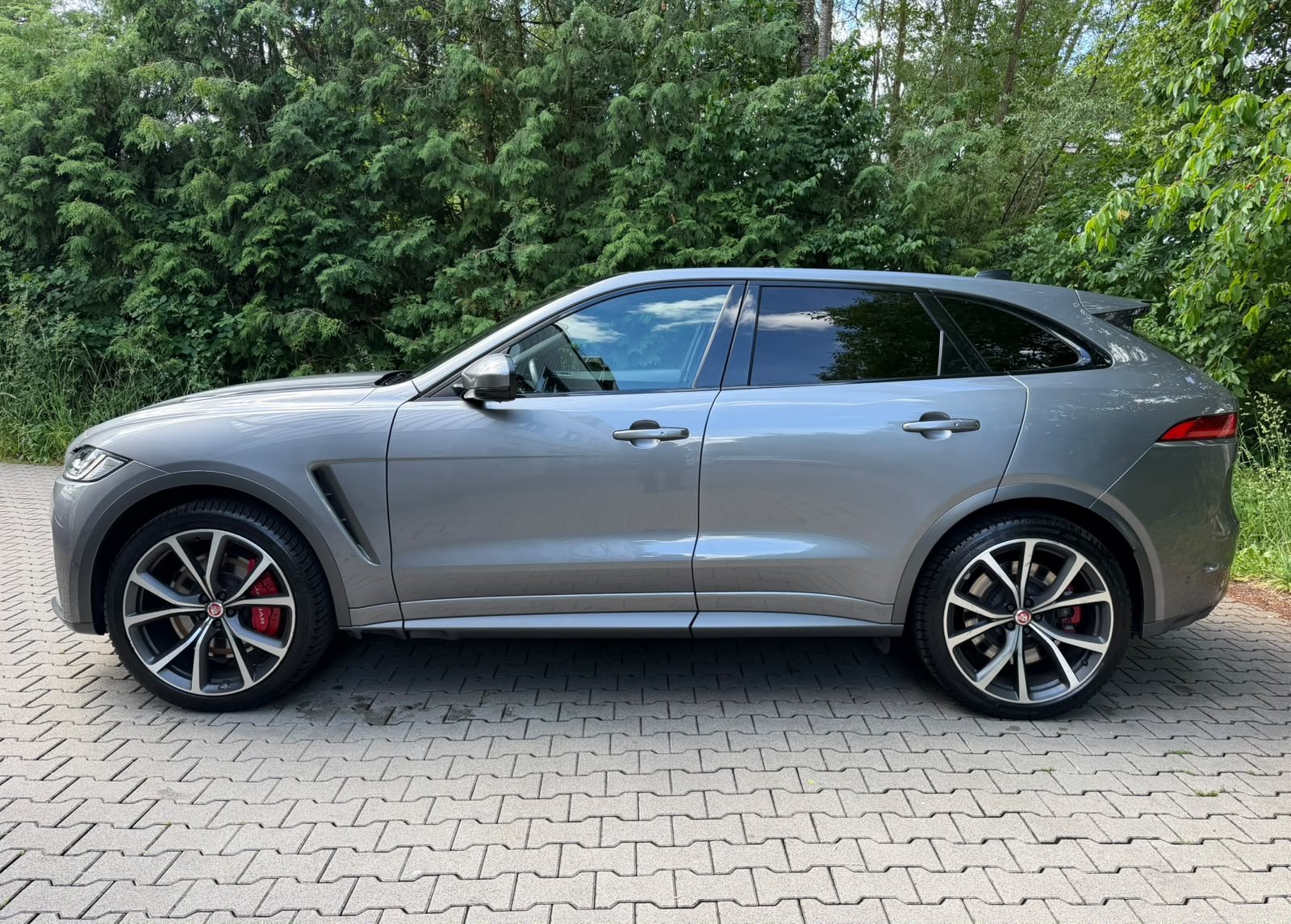 JAGUAR F-Pace 5.0 V8 SVR AWD Automatik, Essence, Occasion / Utilisé, Automatique - 2