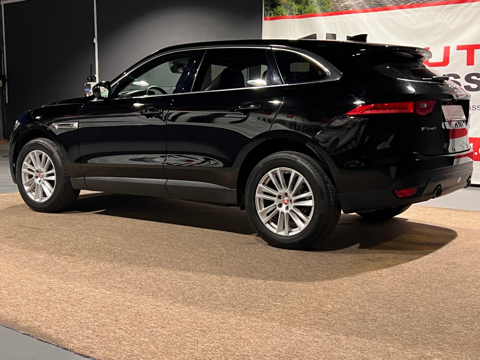 JAGUAR F-Pace 30t 2.0 Prestige AWD Automatik, Benzin, Occasion / Gebraucht, Automatik - 6