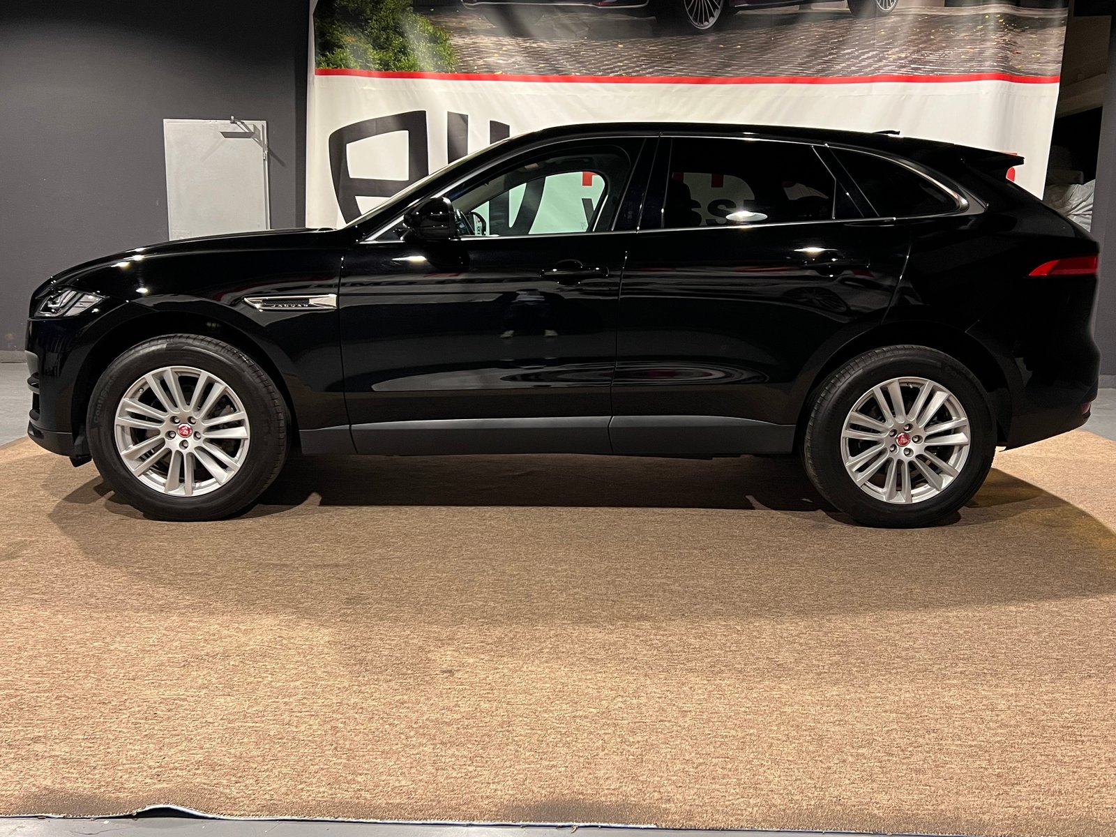 JAGUAR F-Pace 30t 2.0 Prestige AWD Automatik, Benzin, Occasion / Gebraucht, Automatik - 7