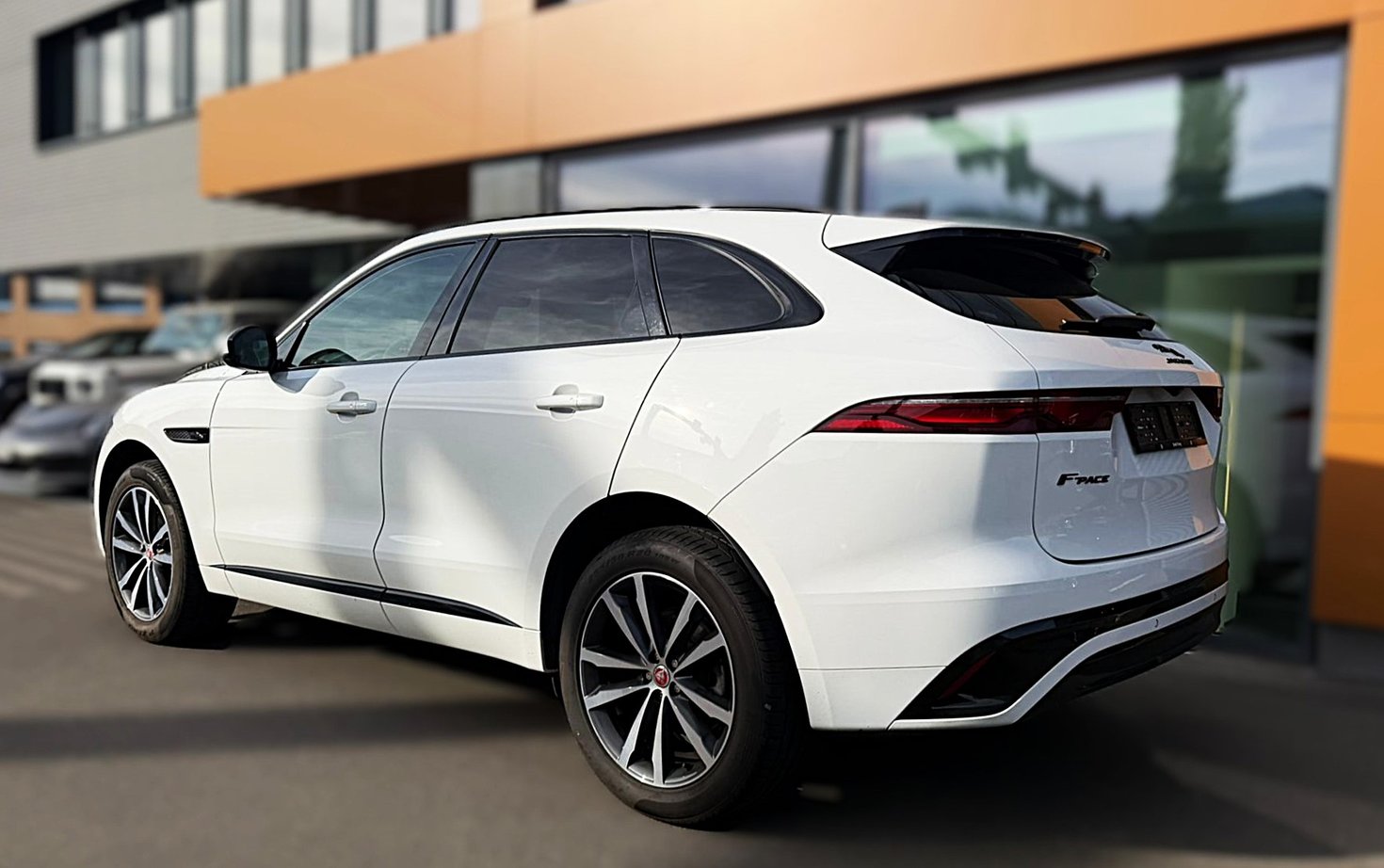 JAGUAR F-Pace 2.0 I4 250 R-Dynamic SE AWD / CH-Auslieferung, Essence, Occasion / Utilisé, Automatique - 4