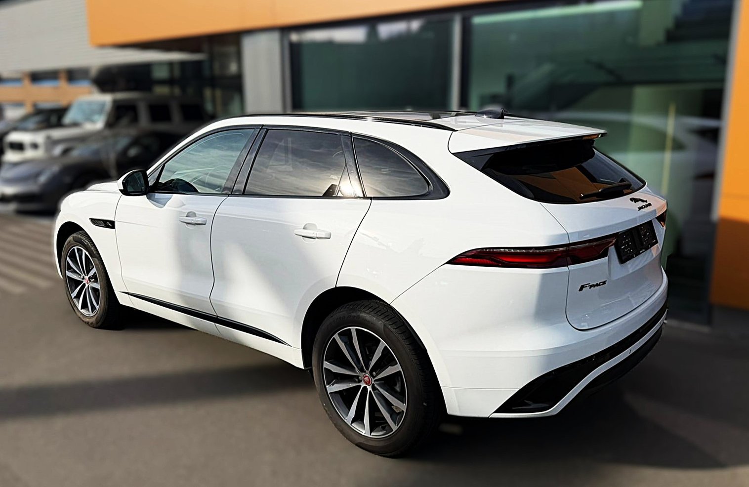 JAGUAR F-Pace 2.0 I4 250 R-Dynamic SE AWD / CH-Auslieferung, Essence, Occasion / Utilisé, Automatique - 5