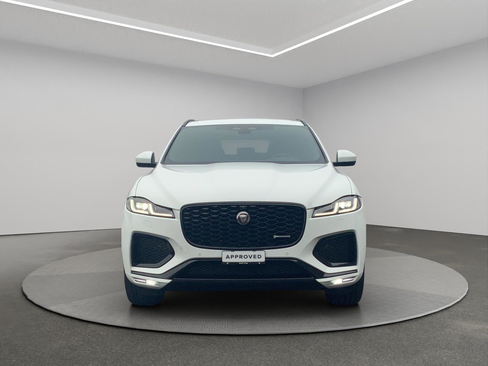 JAGUAR F-Pace 2.0 I4 250 R-Dynamic SE AWD, Petrol, Second hand / Used, Automatic - 4