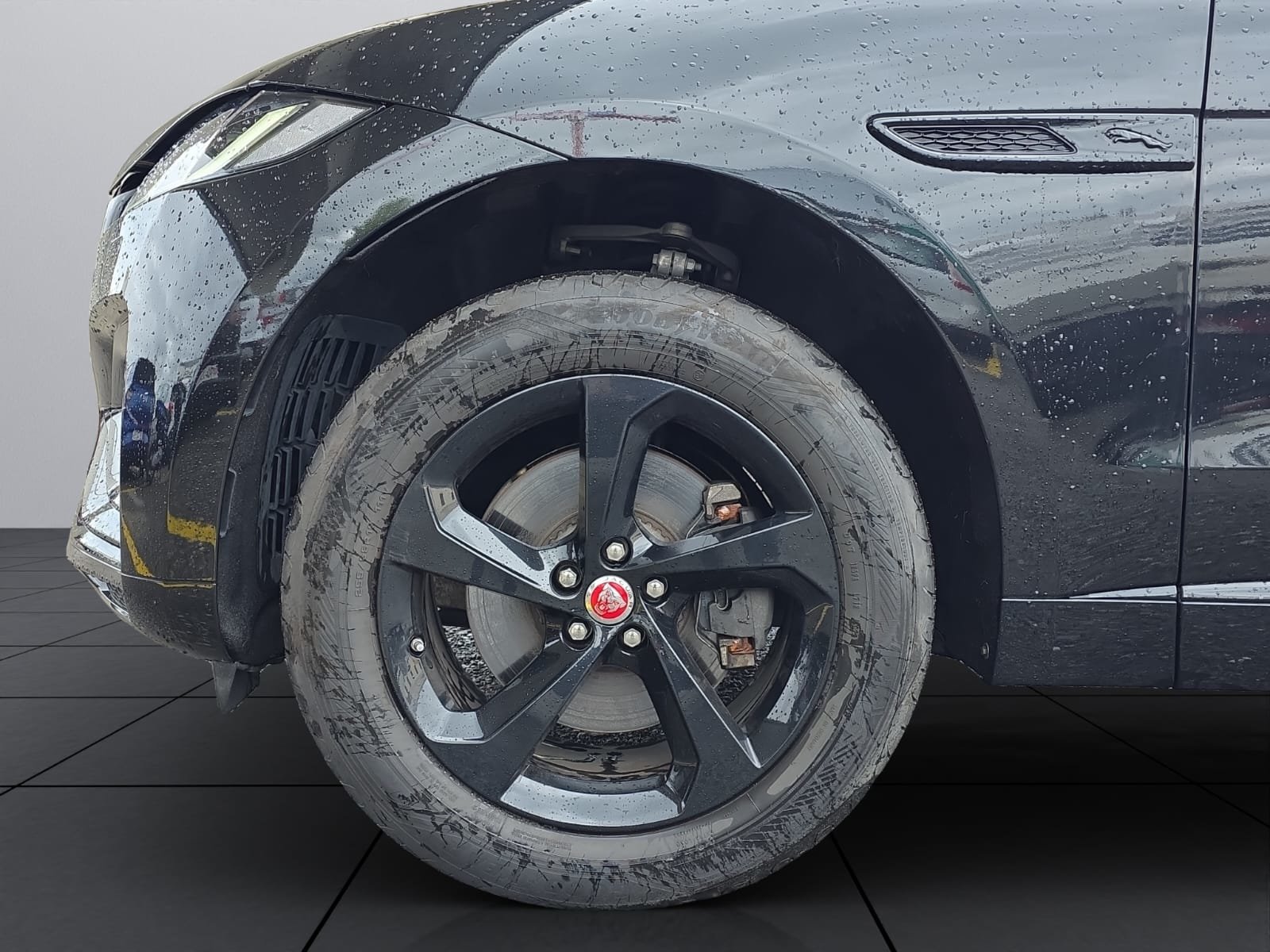 JAGUAR F-Pace 2.0 P250 R-Dynamic Black AWD, Benzin, Occasion / Gebraucht, Automatik - 5