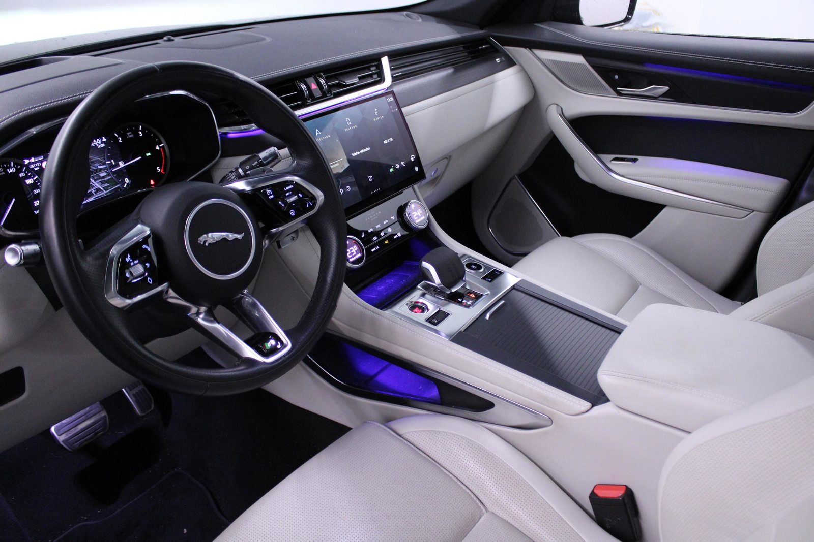 JAGUAR F-Pace 2.0 D I4 200 R-Dynamic S AWD *LEASING 1.99%*, Mild-Hybrid Diesel/Electric, Second hand / Used, Automatic - 7