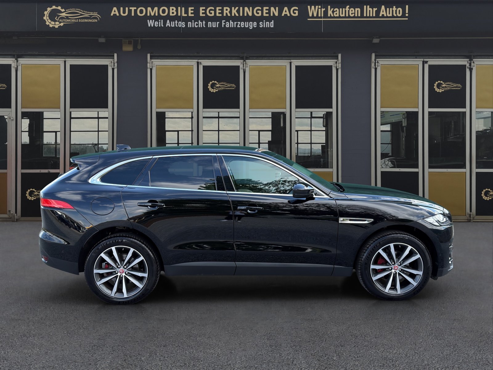 JAGUAR F-Pace 2.0 D 180 Prestige AWD, Diesel, Second hand / Used, Automatic - 4