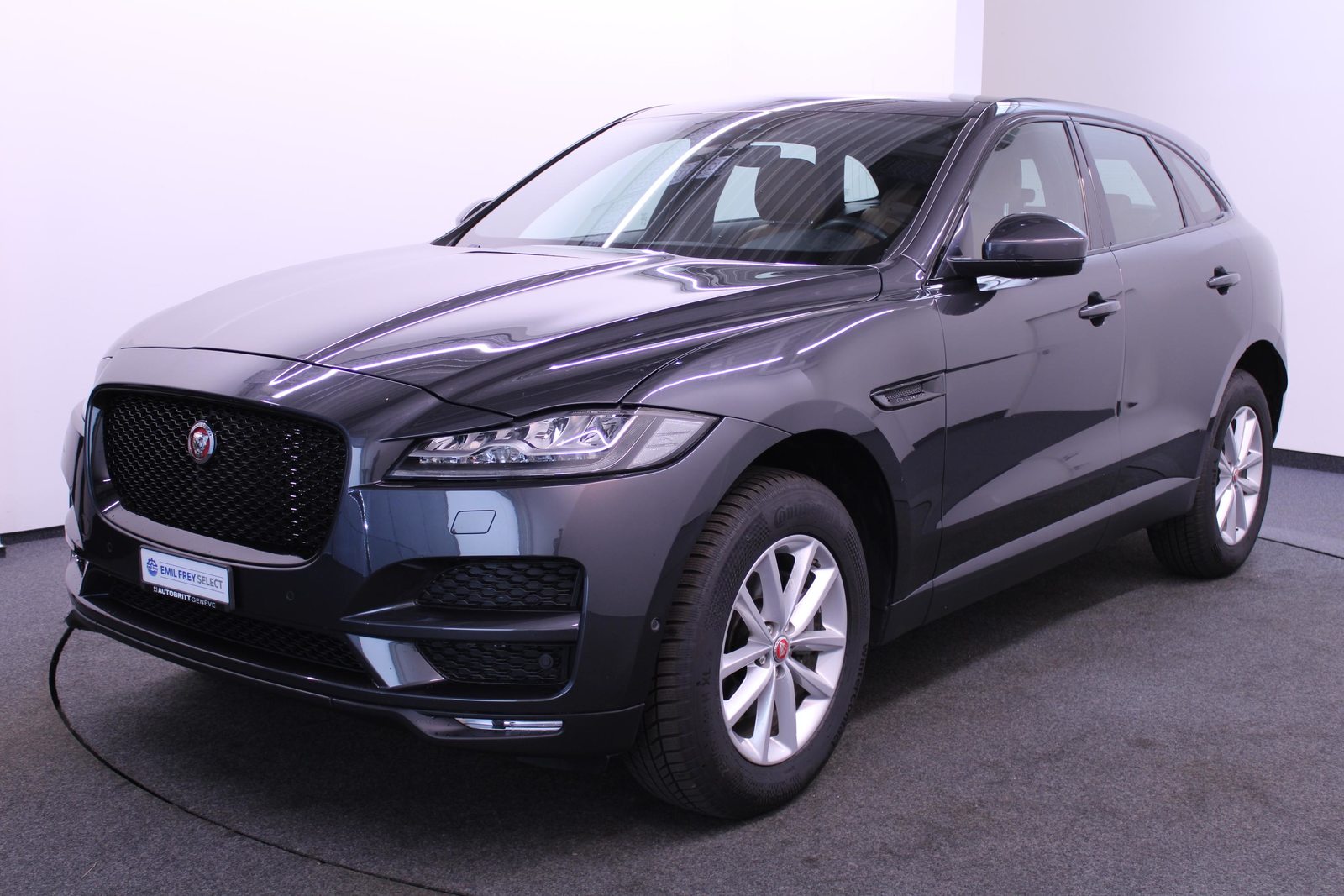 JAGUAR F-Pace 2.0 T 250 Portfolio AWD *LEASING 1.99%*