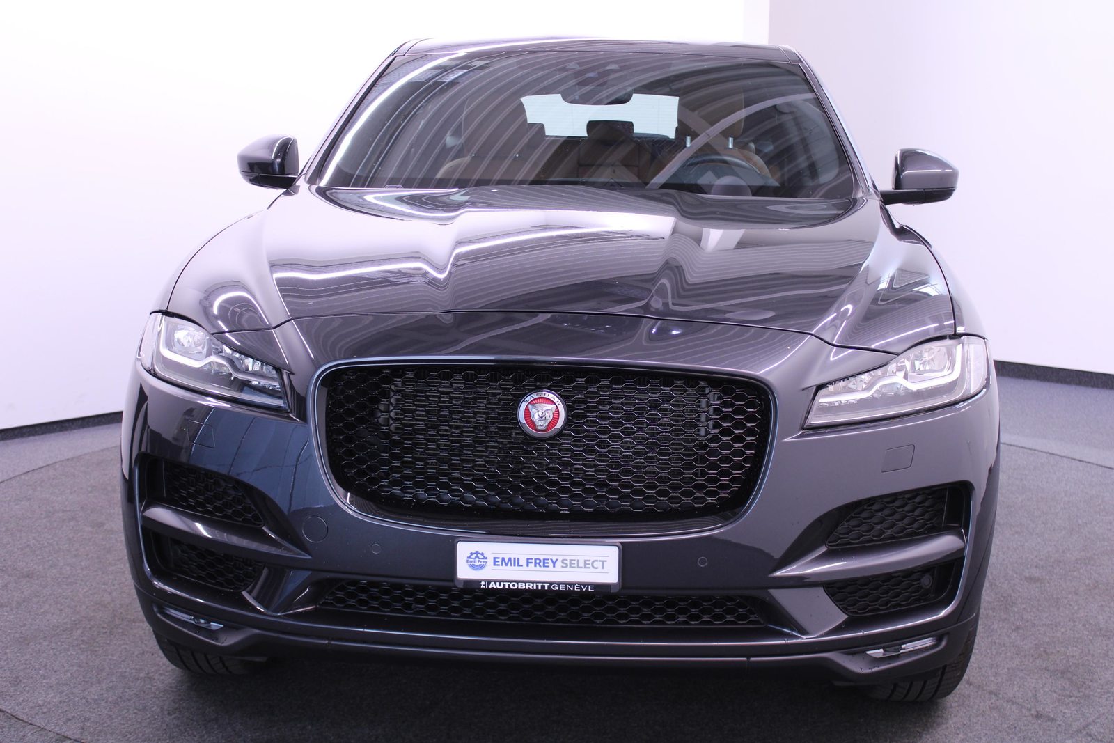 JAGUAR F-Pace 2.0 T 250 Portfolio AWD *LEASING 1.99%*, Petrol, Second hand / Used, Automatic - 2