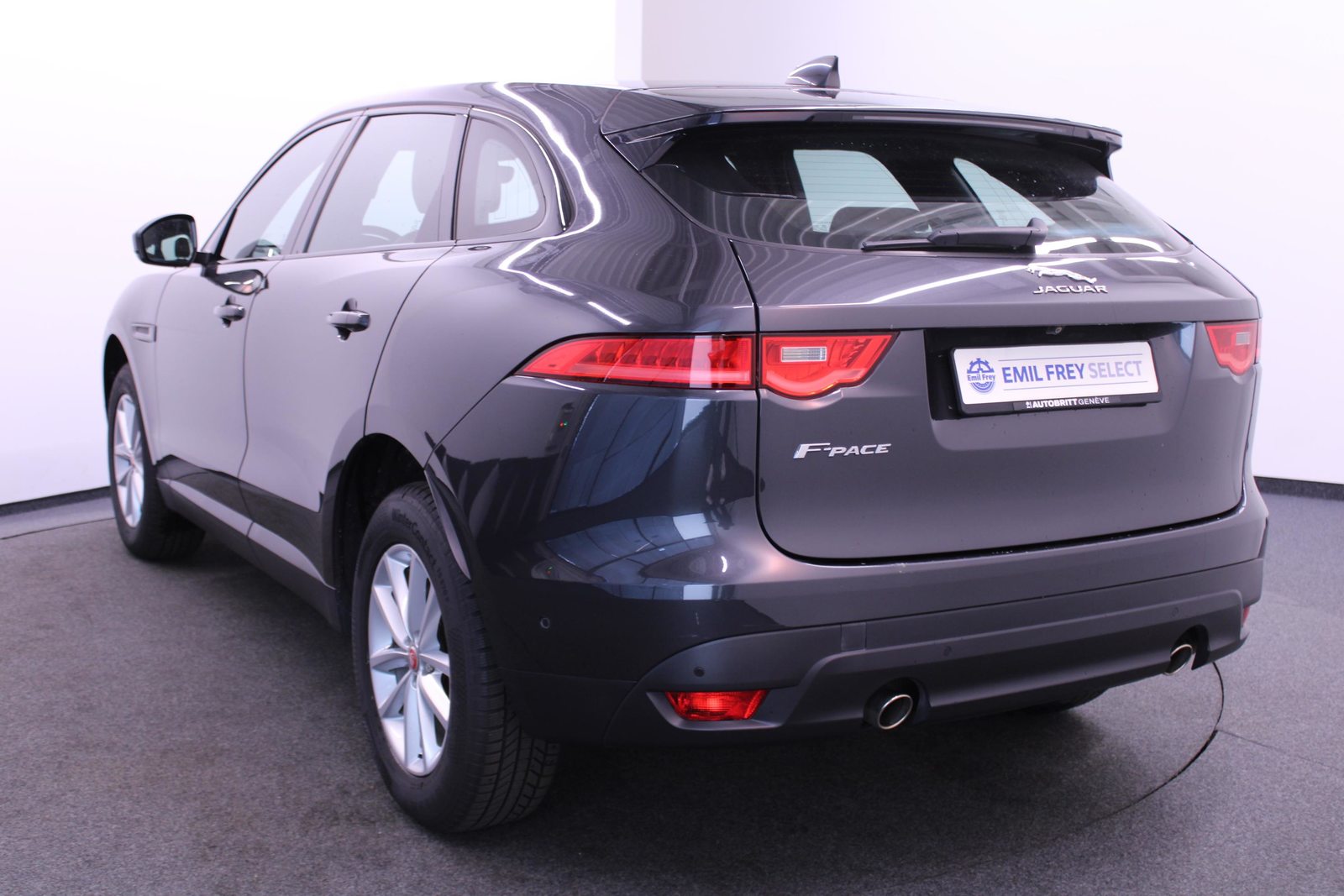 JAGUAR F-Pace 2.0 T 250 Portfolio AWD *LEASING 1.99%*, Petrol, Second hand / Used, Automatic - 4