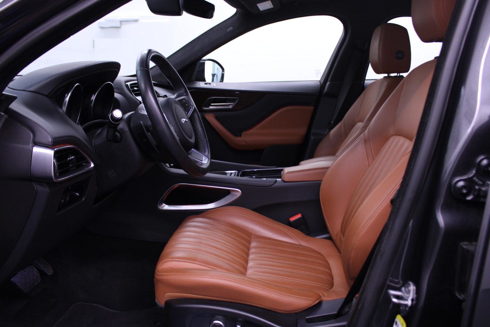 JAGUAR F-Pace 2.0 T 250 Portfolio AWD *LEASING 1.99%*, Petrol, Second hand / Used, Automatic - 5