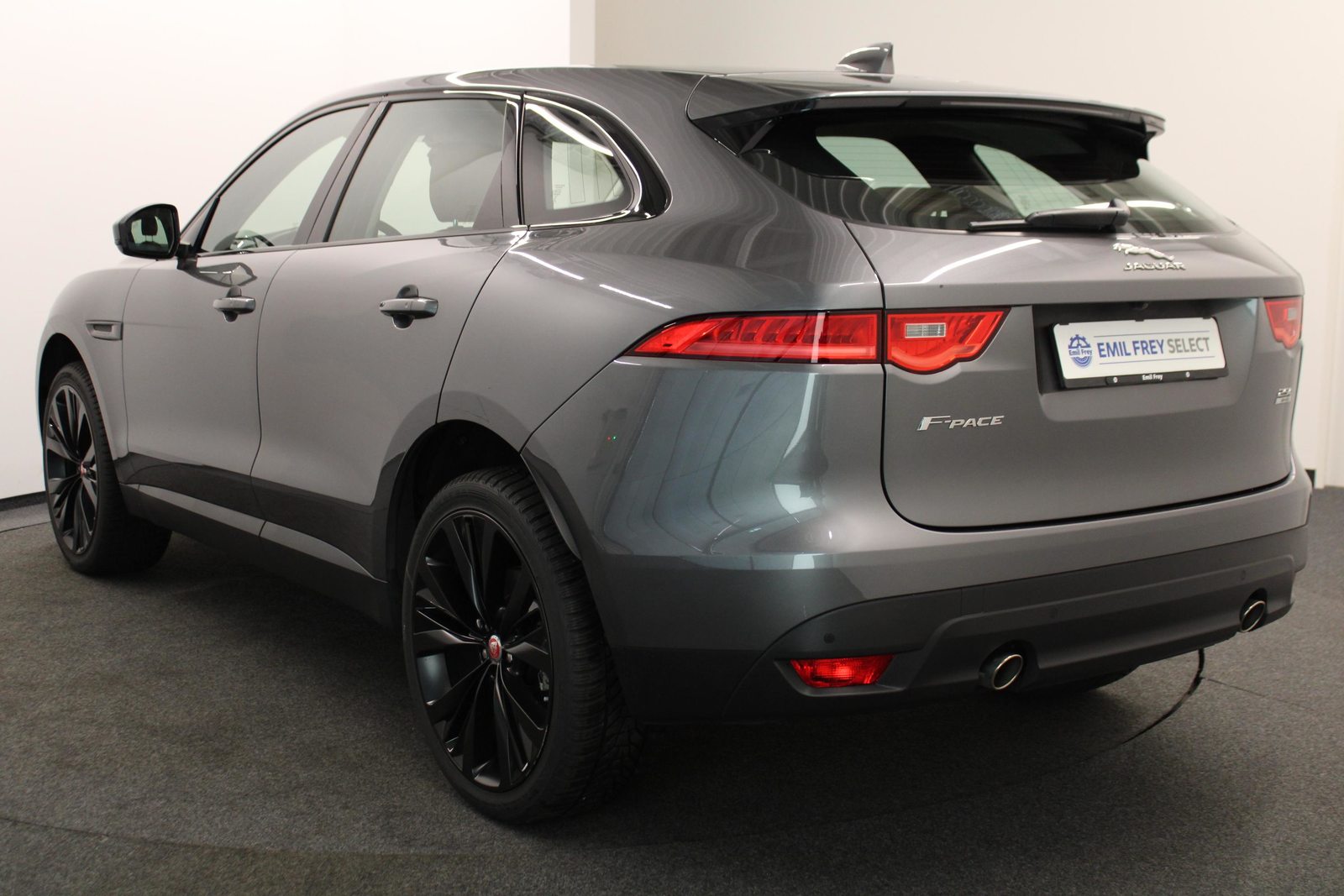 JAGUAR F-Pace 2.0 T 250 PORTFOLIO AWD *LEASING 1.99%*, Petrol, Second hand / Used, Automatic - 4