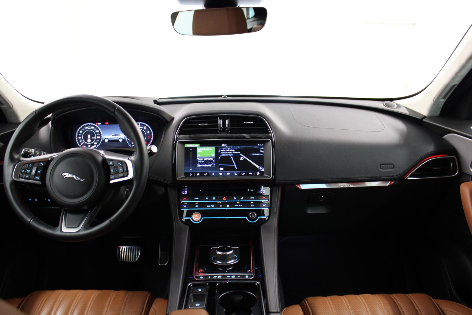 JAGUAR F-Pace 2.0 T 250 PORTFOLIO AWD *LEASING 1.99%*, Petrol, Second hand / Used, Automatic - 7