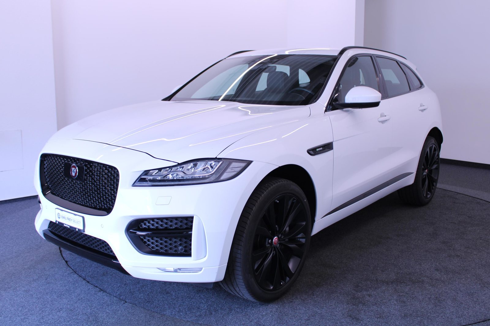 JAGUAR F-Pace 2.0 D 240 R-Sport AWD *LEASING 1.99%*