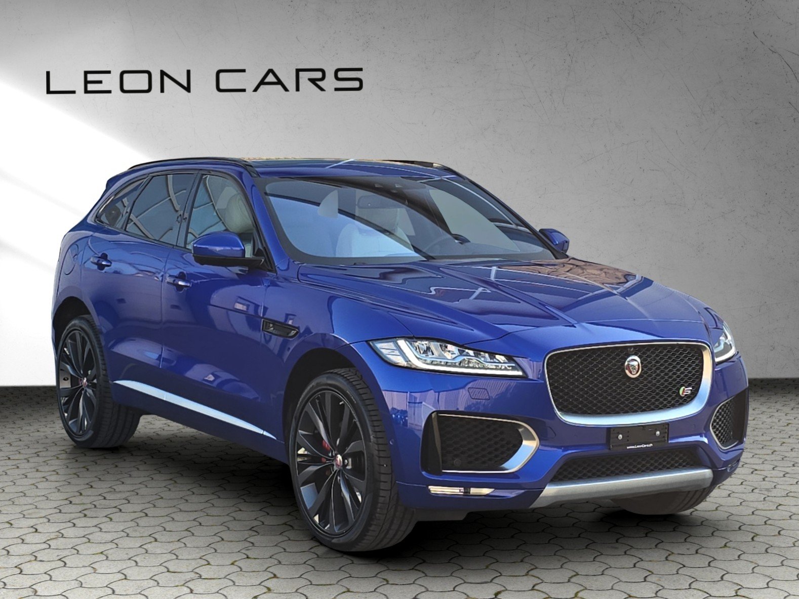 JAGUAR F-Pace 3.0 TD First Edition R-Sport AWD Automatik mit, Diesel, Occasion / Gebraucht, Automatik - 3